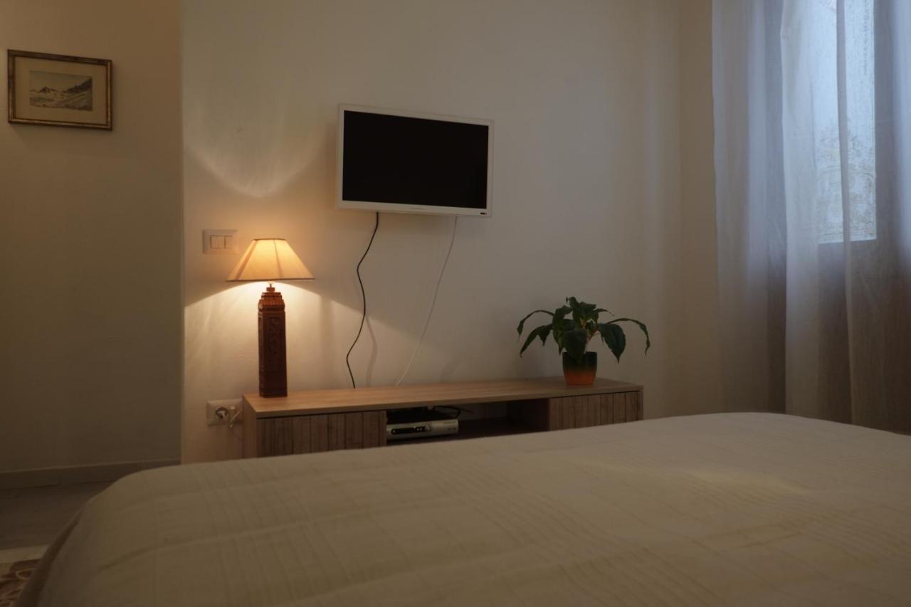 Villa Serra B&B Iun E6769 Oristano Bagian luar foto